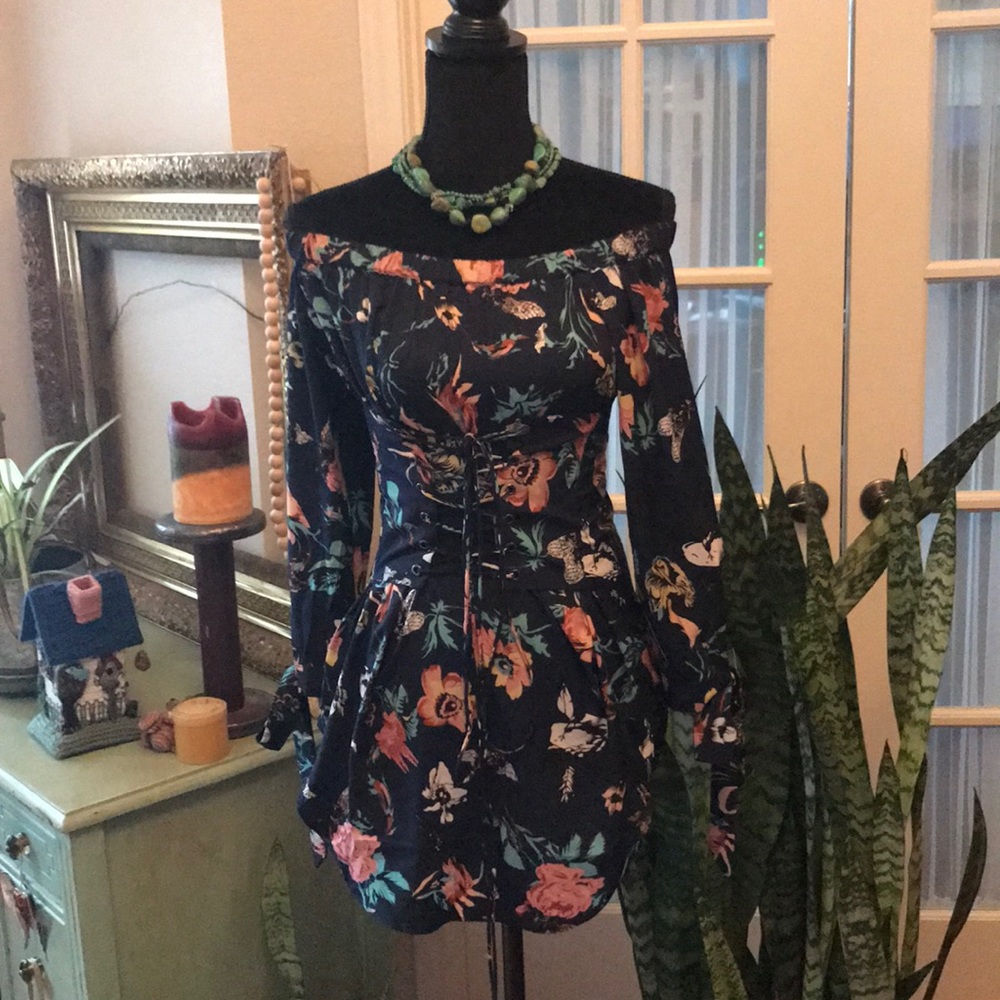 NWT Lulumari Corset Blouse